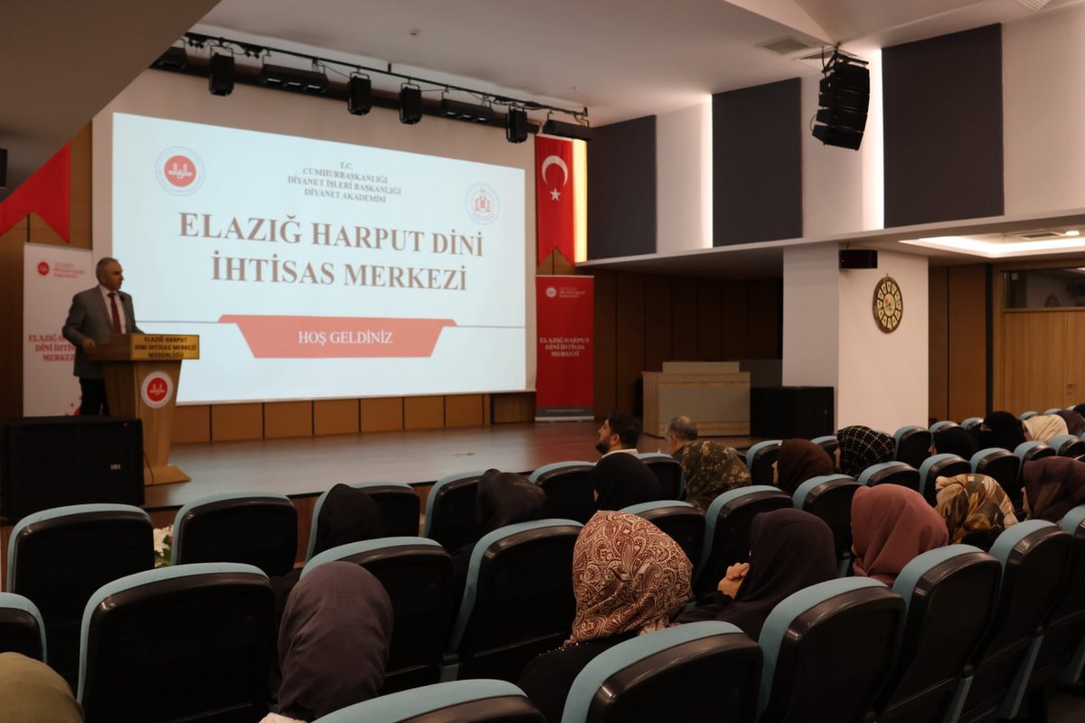 Bugün Oktay Demir hocamız tarafından "Bağımlılıkla Mücadele" başlıklı bir konferans verildi.
Ayrıca akşam saatlerinde Merkezimiz'de misafirimiz olan Akademi Başkanlığı İzleme ve Değerlendirme Daire Başkanımız Dr. Kerim Şükrü ÜNLÜ eğitimde olan tüm hocalarımızla hasbihal etti