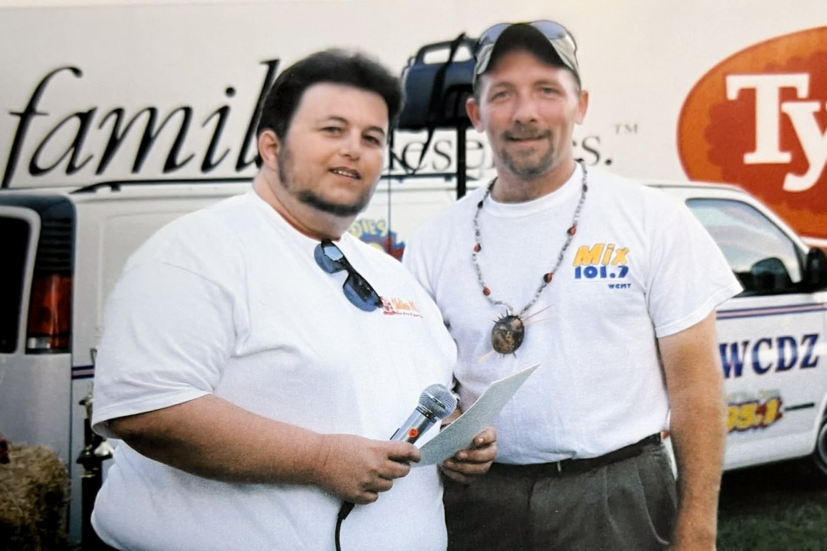 Stewart “Stewman” Byars is remembered for his many talents and sense of humor as a local radio personality. Campus friends and former co-workers keep his memory alive through the Stewart Byars Excellence in Radio Production Award.

🔗: tinyurl.com/utmbyarsschola…