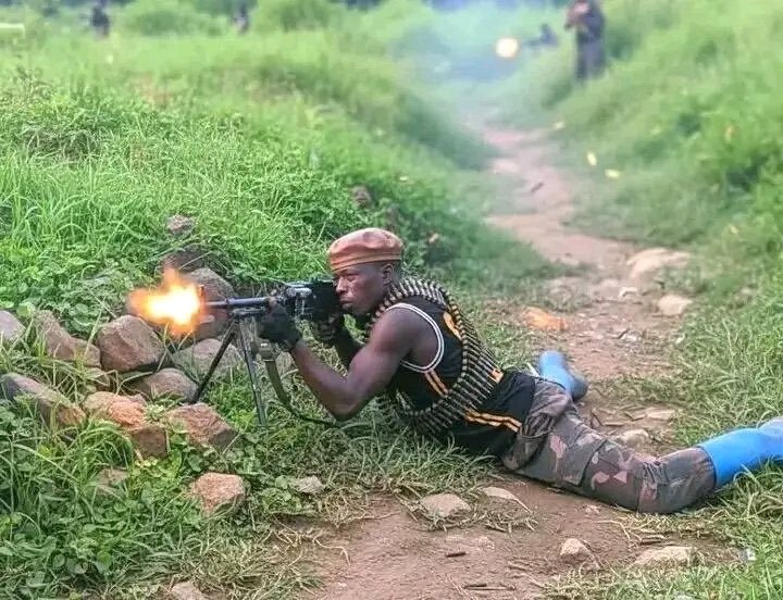 Eugene_Officia1's tweet image. #Wazalendo irigamba kugaba igitero gikomeye muri #Muheto teretwari  ya #Masisi bakivugana umwe mubayobozi bashyizweho na #AFC_M23 wari ufite inshingano zo kuyobora santere ya Muheto.
Turacya tohoza amakuru turaza kubabwira amakuru ari Official mu makuru yacu akurikira