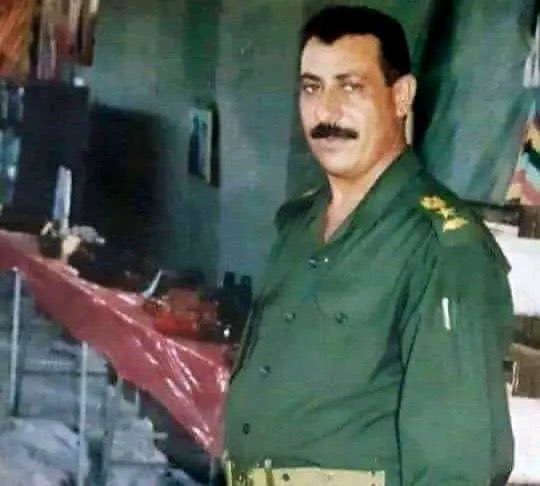 adam_irak's tweet image. سمعت قبل يومين فد شاب أهوج صدري گايل بأحدى المساحات "بعمري ما شفت ضابط مثقف ويفتهم" 

اذا احد شاف الشاب الأهوج بأي مساحة أمانة عليكم تبلغوه ينقل تحياتنا للرفيق حاكم الزاملي احد ضباط جيشنا العراقي البطل.