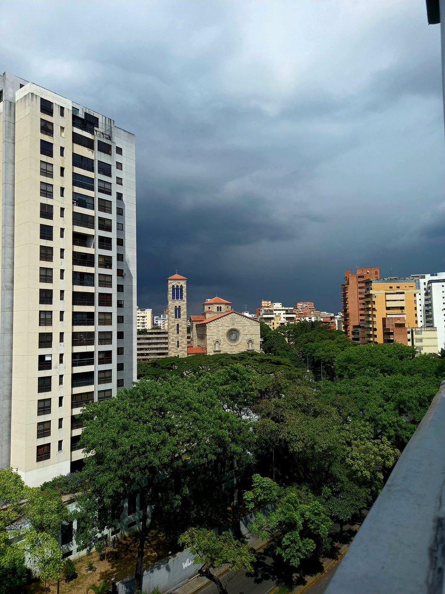 karelisjvc's tweet image. 🎨•••Una tarde a tonos•••🎨
#sky #photo #landscape #photographyisart #photography #Caracas #LetsGo 🪶🤩