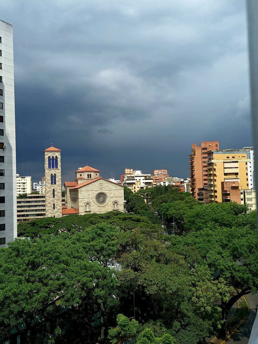 karelisjvc's tweet image. 🎨•••Una tarde a tonos•••🎨
#sky #photo #landscape #photographyisart #photography #Caracas #LetsGo 🪶🤩