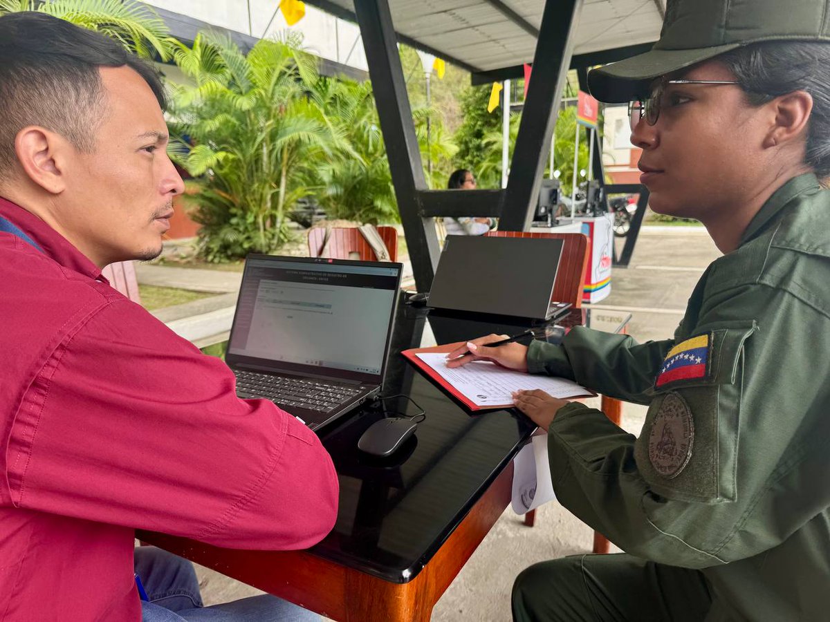 #CGR | Servidores y servidoras del Máximo Órgano de Control Fiscal de Venezuela participaron en una Mega Jornada Social, para brindar asesoría sobre Declaración Jurada de Patrimonio, realizado en el 311 Batallón Infantería Mecanizada Libertador G/J Simón Bolívar del Fuerte Tiuna.