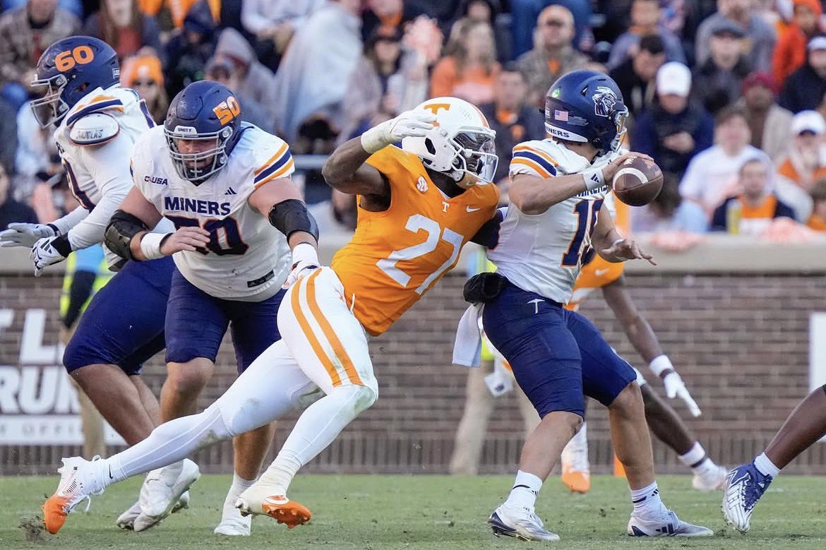 4⭐️ 𝐂𝐚𝐦𝐞𝐫𝐨𝐧 𝐒𝐲𝐝𝐧𝐨𝐫 ’𝟐𝟖 tweet media