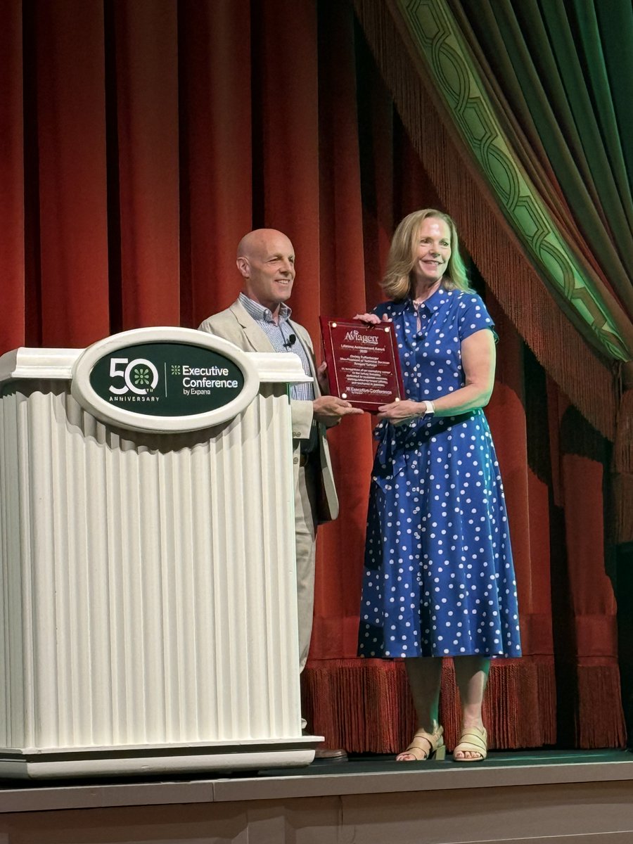 natlturkeyfed's tweet photo. Congratulations to NTF Chairwoman Christy Puffenbarger on receiving the Lifetime Achievement Award today at @ExpanaMarkets' 50th Executive Conference — a reflection of her more than three decades of leadership, expertise and dedication across the turkey industry! 🦃🏆 https://t.co/eBcZxPT394