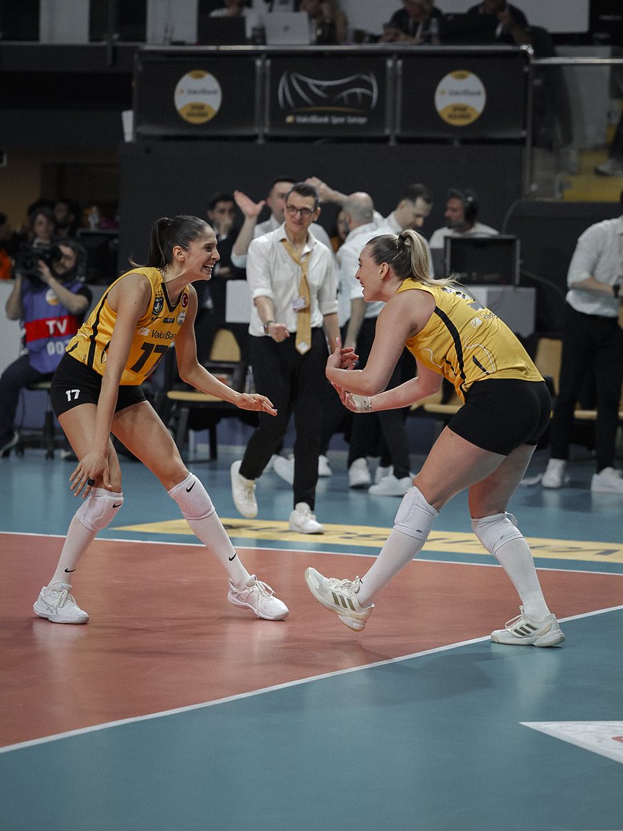 Şampiyonluğa giden anlar 📸🏆

#ForMore