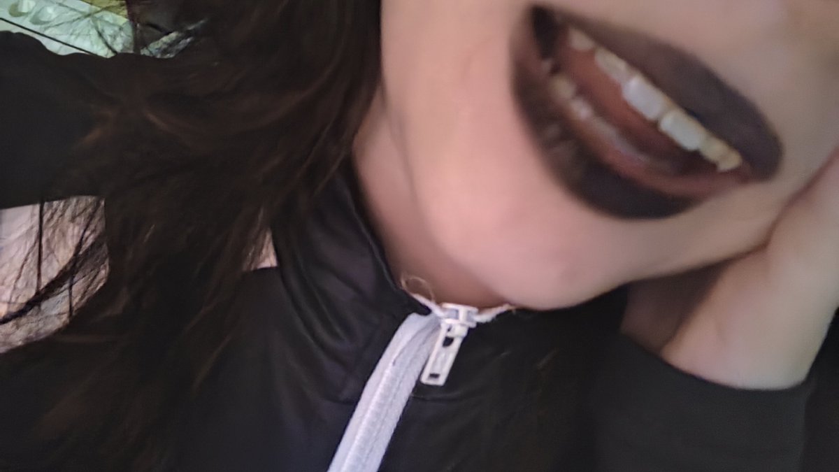 MittyFoxy's tweet image. Do you like my lips? Do you want to taste them? Well, get down on your knees and be my sub. 

#findom #gothic #paypig