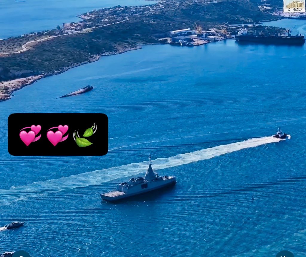 Madiha915's tweet image. sailing in the ocean 
by ship is an unique 
experiment 
#GoodNight 
#Friends 
#SweetDreams 
💦💙🌷💦💙🌷