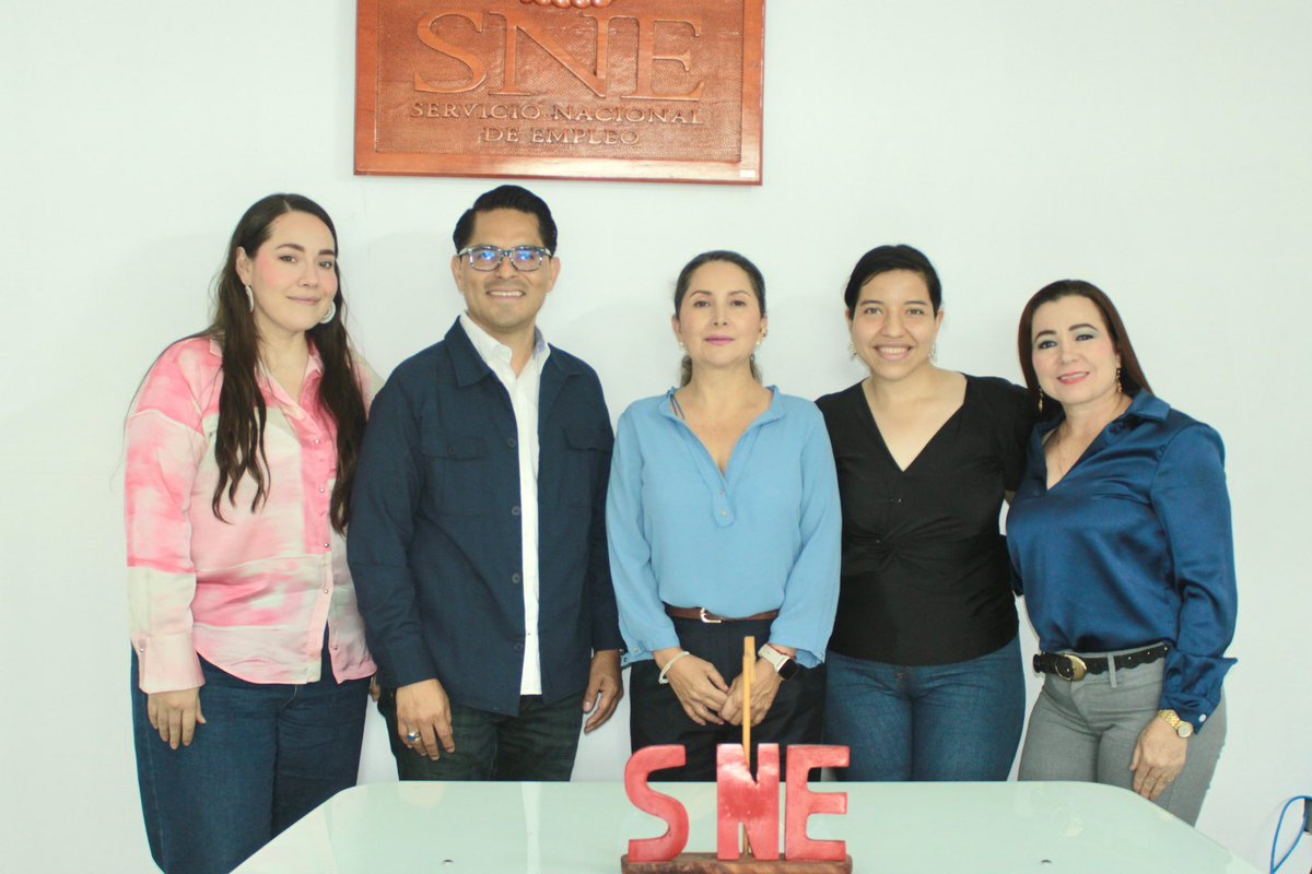 SNE_Tabasco's tweet photo. Reunión de trabajo para una próxima #FeriaNacionalDeEmpleo en colaboración con el @GobCentro enfocada a jóvenes.

Se definieron las primeras estrategias para acercar oportunidades laborales óptimas.

#Tabasco #GobiernoDelPueblo #SNET #SEE https://t.co/K9HehYpPN8