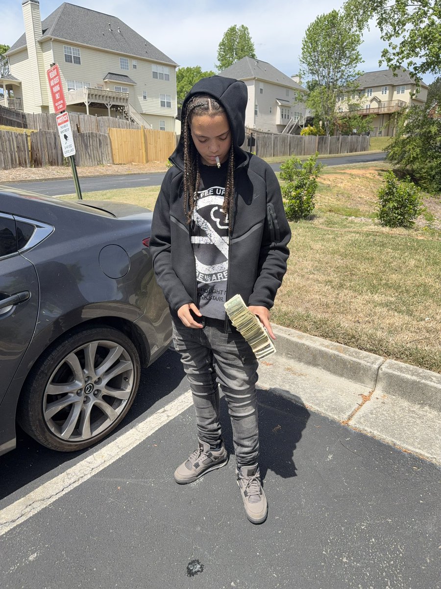 jayhaviin_'s tweet photo. I’m back🎫 https://t.co/TlyRbkTWqn