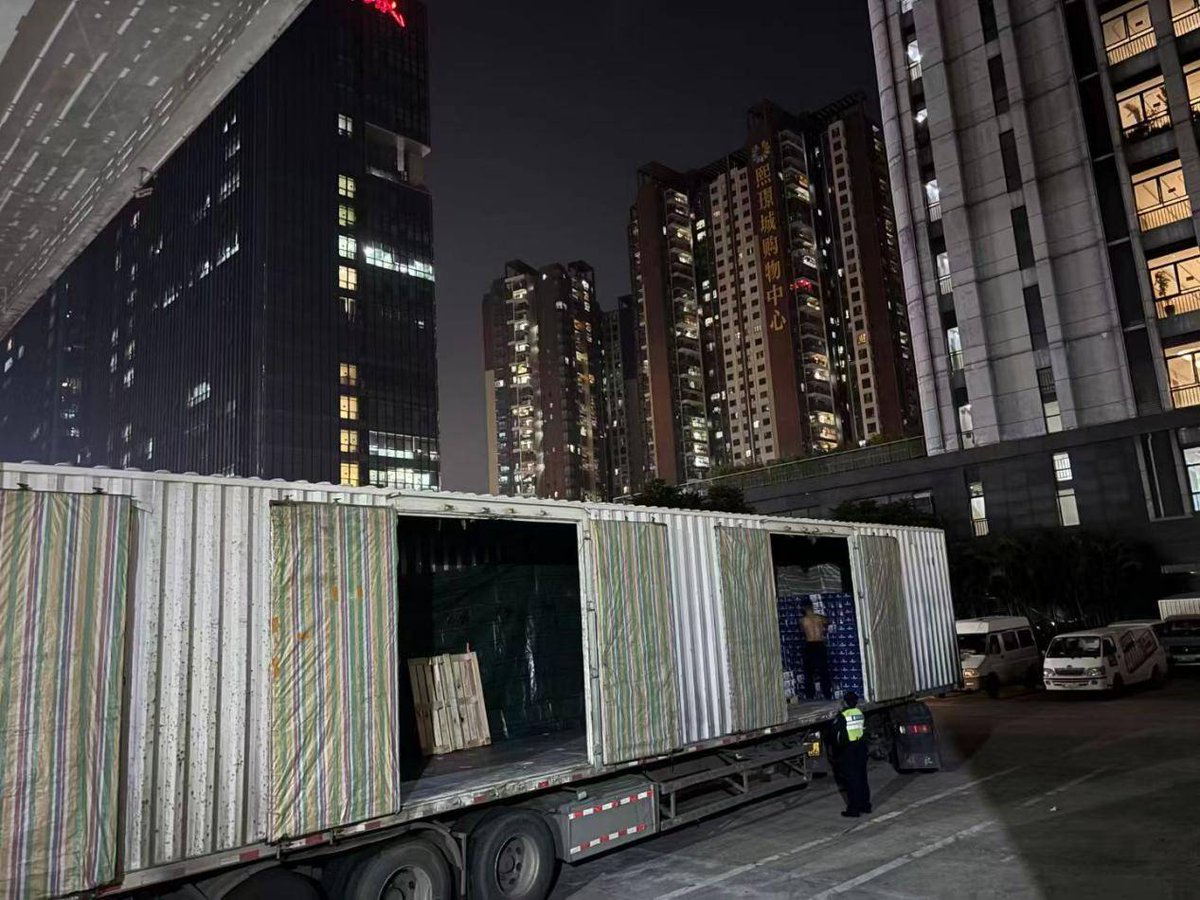 Viewer65608221's tweet image. Unboxed my latest haul—brand-new wireless earbuds!  Crisp sound, lightweight fit, and the battery lasts all day. Perfect for my commute. Who wants a listening test  #TechUnboxing #WirelessEarbuds