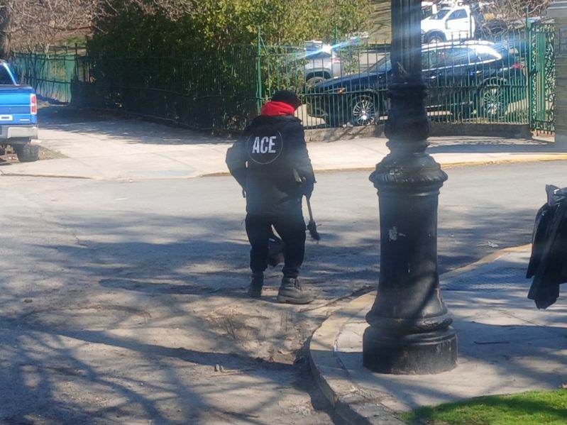 JoannAriola32's tweet image. My friends from @aceprogramsny were out along Myrtle Avenue in Glendale recently, spending the morning sweeping up litter and making sure the area stays looking its best. 

When I was elected, I promised to give my constituents a quality of life they deserve - a quality of life