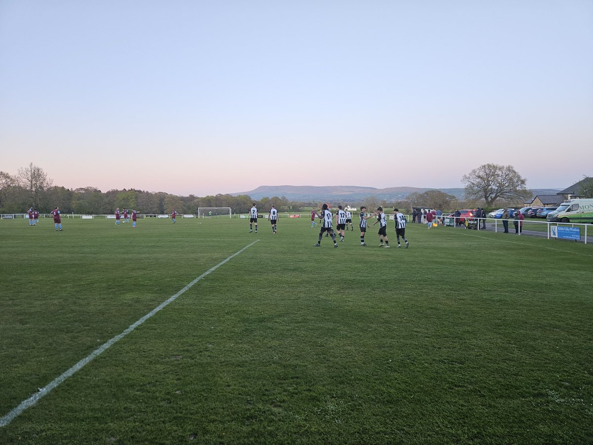 Hurst Green FC ⚫️⚪️🦅 tweet media