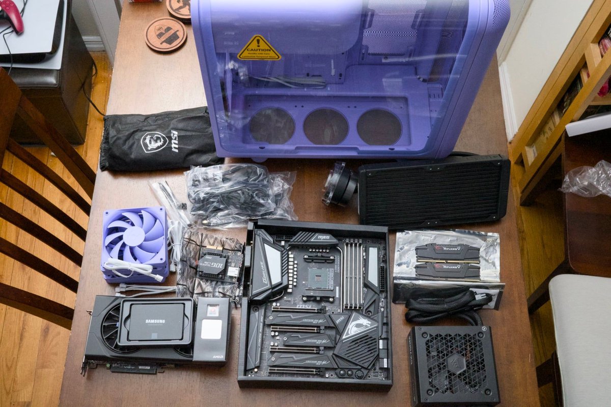 CompudataCanada's tweet image. Building a budget PC in 2026 is officially a struggle. Due to a massive shortage and a 
500% markup on DDR5 memory, builders are getting creative with "Frankenstein" 
builds. See why hardware costs are still ballooning.  

#PCBuilding #TechHardware

gizmodo.com/building-a-bud…
