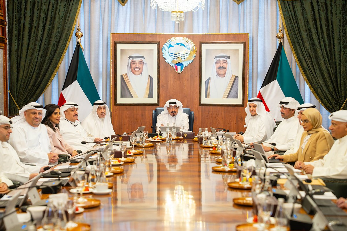 مجلس الوزراء يدعو المواطنين والمقيمين إلى ضرورة تحري الدقة والمصداقية في كل ما يتم نشره أو تداوله

- شدد على استقاء المعلومات من مصادرها الرسمية والالتزام بعدم الانسياق وراء الشائعات
 
#كونا #الكويت