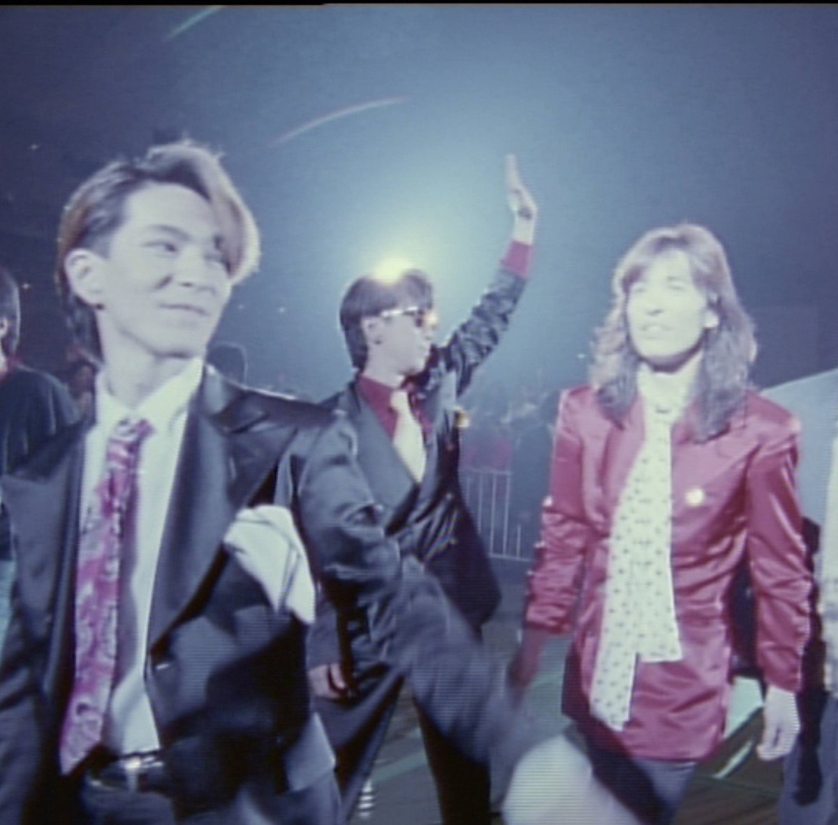 sgate46's tweet photo. こんな日が来るなんて、中学生の頃の僕は全く予測していませんでした。

もう大丈夫。
曖昧な未来に怯えないから。
いつまでも金色の夢を見させて下さい。

42回目の記念日。
本当におめでとうございます。
いつまでもお元気でいてくださいね。

#TMNETWORK
#TMNETWORK42nd
#FANKS
#QUANTUM https://t.co/DE7iDGytiJ