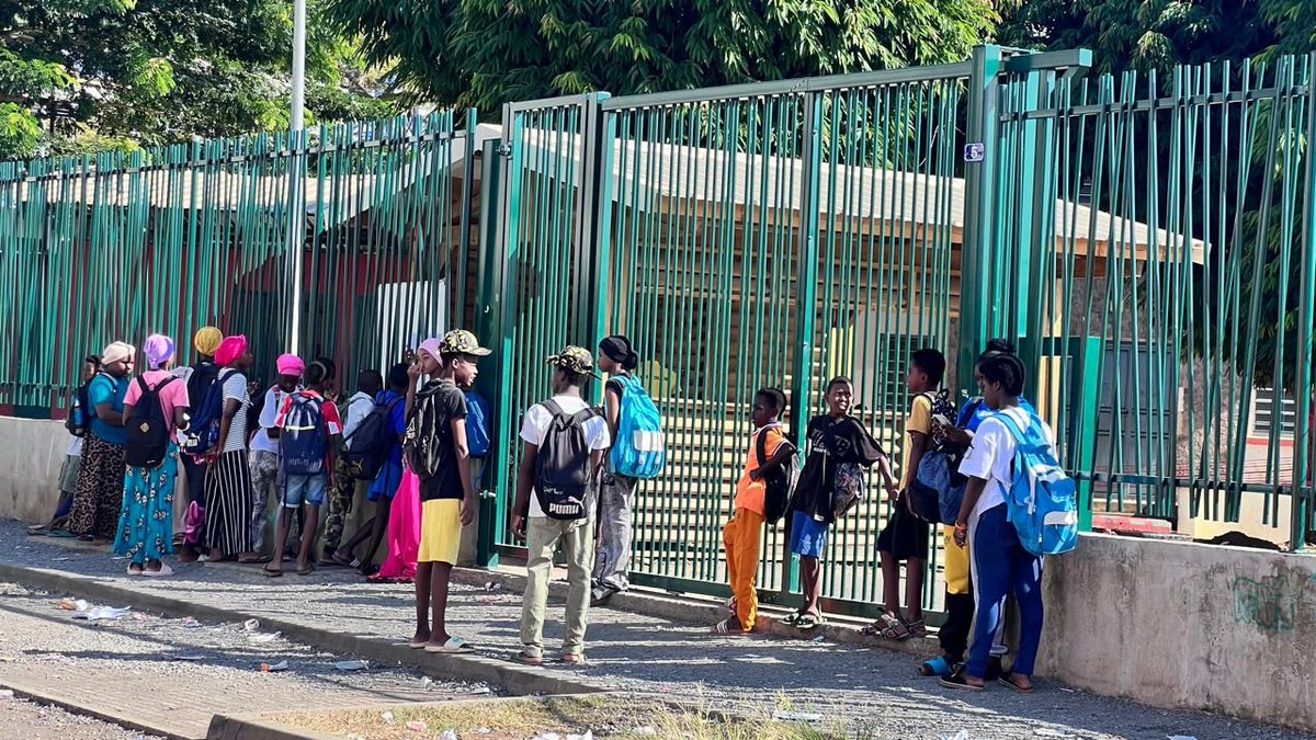 linfokwezi's tweet image. Collèges à Mayotte : une nouvelle feuille de route pour booster la réussite scolaire.
👉 Lire l'article complet ici : linfokwezi.fr/colleges-mayot…

#Mayotte #Éducation #Collège #DNB #Académie #Enseignement #RéussiteScolaire #École #Pédagogie #Actualités