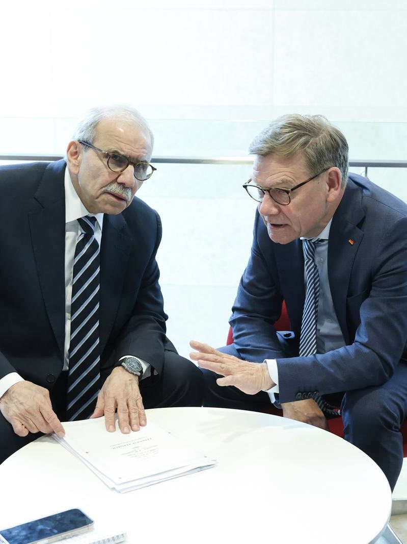 AuswaertigesAmt's tweet image. Die direkten Gespräche zwischen #Libanon &amp;amp; #Israel bieten eine historische Chance auf Frieden in der Region. Wir unterstützen die libanesische Regierung in ihrer Entschlossenheit, die #Hisbollah zu entwaffnen. – @AussenMinDE heute bei seinem Treffen mit dem 🇱🇧 PM @nawafsalam. 1/2