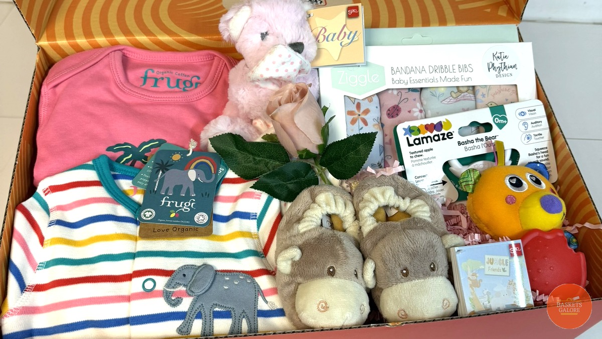 BasketsGalore's tweet image. Today's Gift Basket Of The Day was the "Starter Baby Girl Gift Box" 

basketsgalore.co.uk/starter-baby-g…

 Follow &amp;amp; RT to enter #prize draw to #win a Gift Basket. More info via our blog.

 #giftbasketoftheday #gifts #competition #giftbasketsrule #babygirlgift