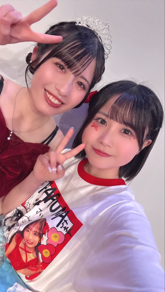 山崎遥菜ちゃん生誕祭ありがとうございました🎂

改めてお誕生日おめでとう！！
赤サイリウム一面でとてもきれいでした❤️

久しぶりの曲だったり、初めてやる曲たくさんでとっても楽しかった♪

今日も会いに来てくれてありがとう✨

ほぼノンストップでいい疲労感です。