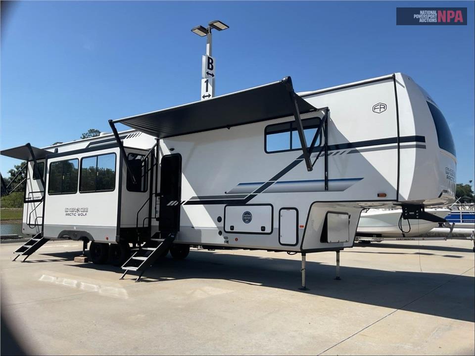 npauctions tweet media