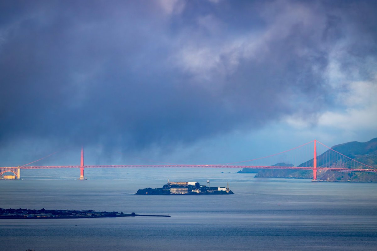 Steven_B_Falk's tweet photo. The Golden Gate from Oakland this AM https://t.co/0nPfHvLueC