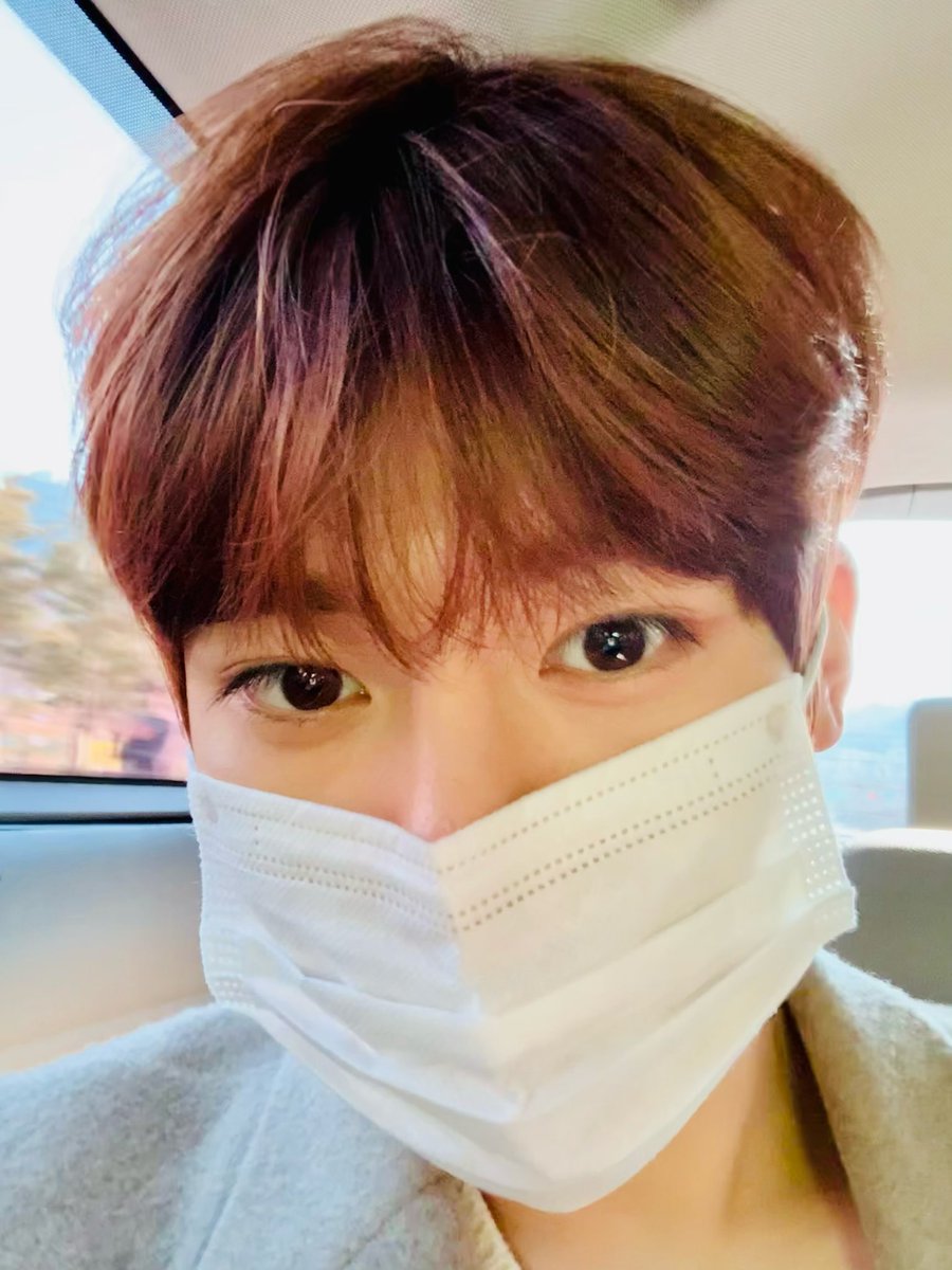 sionluvee's tweet photo. 18살 시온이와 19살 시온이..귀여어ㅠㅠ https://t.co/Ds8B8JRXLR