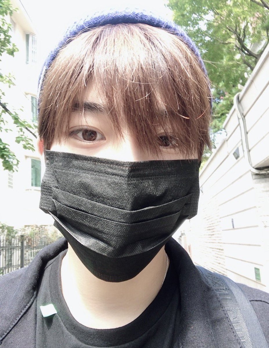 sionluvee's tweet photo. 18살 시온이와 19살 시온이..귀여어ㅠㅠ https://t.co/Ds8B8JRXLR