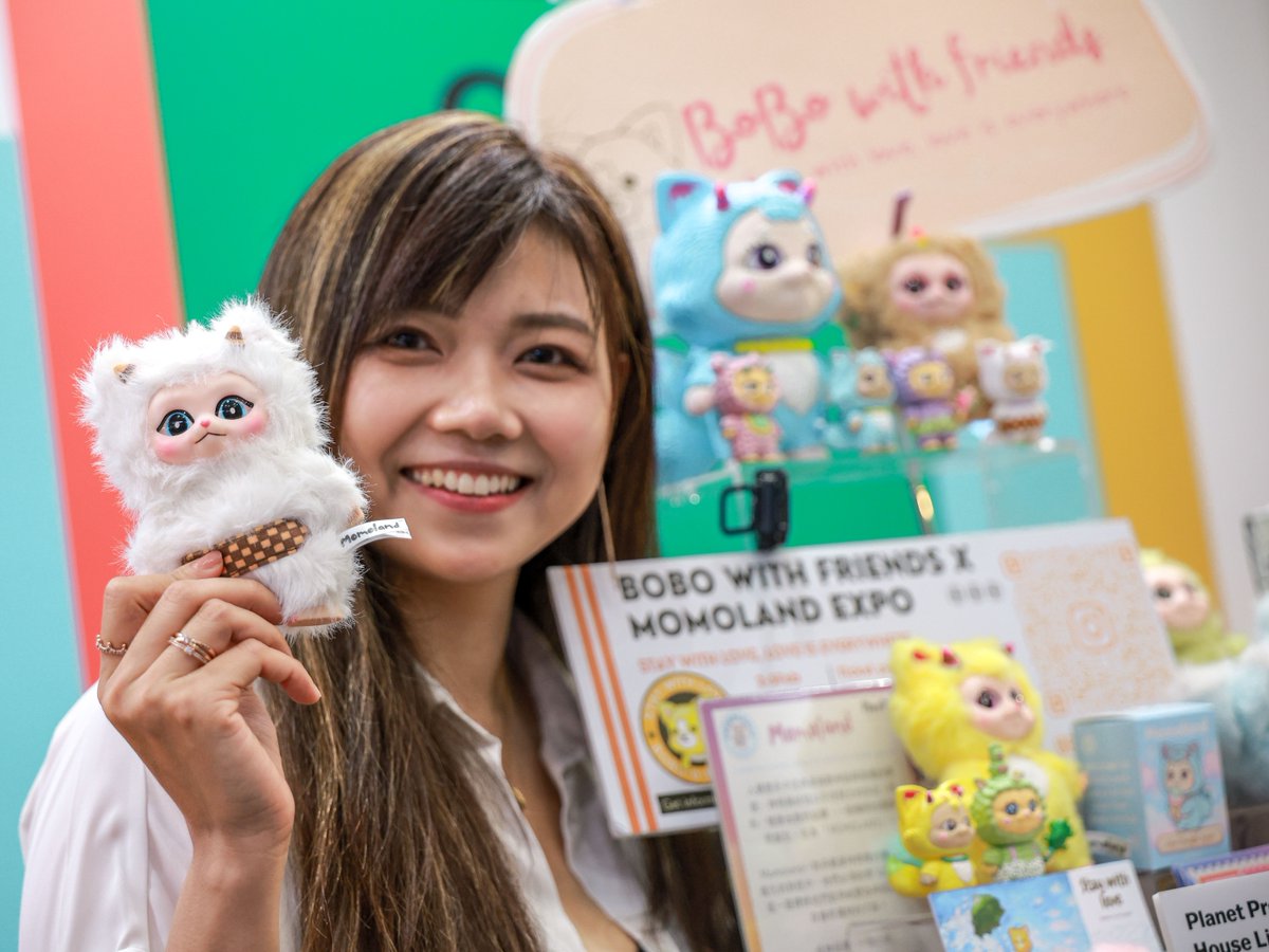 ChinaDailyAsia's tweet image. The #HKTDC will host seven mega events spanning lifestyle products and the licensing sector in late April, and innovative #cultural and creative design products are on display at a media preview in #HongKong on Tuesday. The exhibitions, which include the Gifts and Premium Fair,