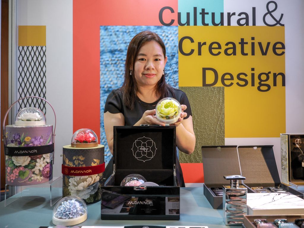 ChinaDailyAsia's tweet image. The #HKTDC will host seven mega events spanning lifestyle products and the licensing sector in late April, and innovative #cultural and creative design products are on display at a media preview in #HongKong on Tuesday. The exhibitions, which include the Gifts and Premium Fair,