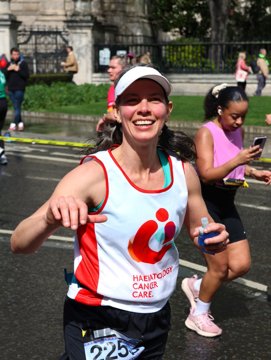 HCC_UCLH's tweet photo. Congratulations and a HUGE thank you to Harvey Cryer, Lisa Griffiths, Shammi Pithia, and Marie Brent, who have raised almost £5,000 (£4,884.60) for HCC by running the London Landmarks Half! Thank you all so much! #loveHCC #HCCfamily #LondonLandmarkshalf #LLHM #haematology @uclh https://t.co/SmEui12Nes
