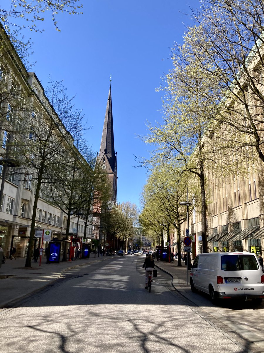 GeorgAlbrecht1's tweet image. Frühling in der City. #Hamburg. #Mö. ☺️