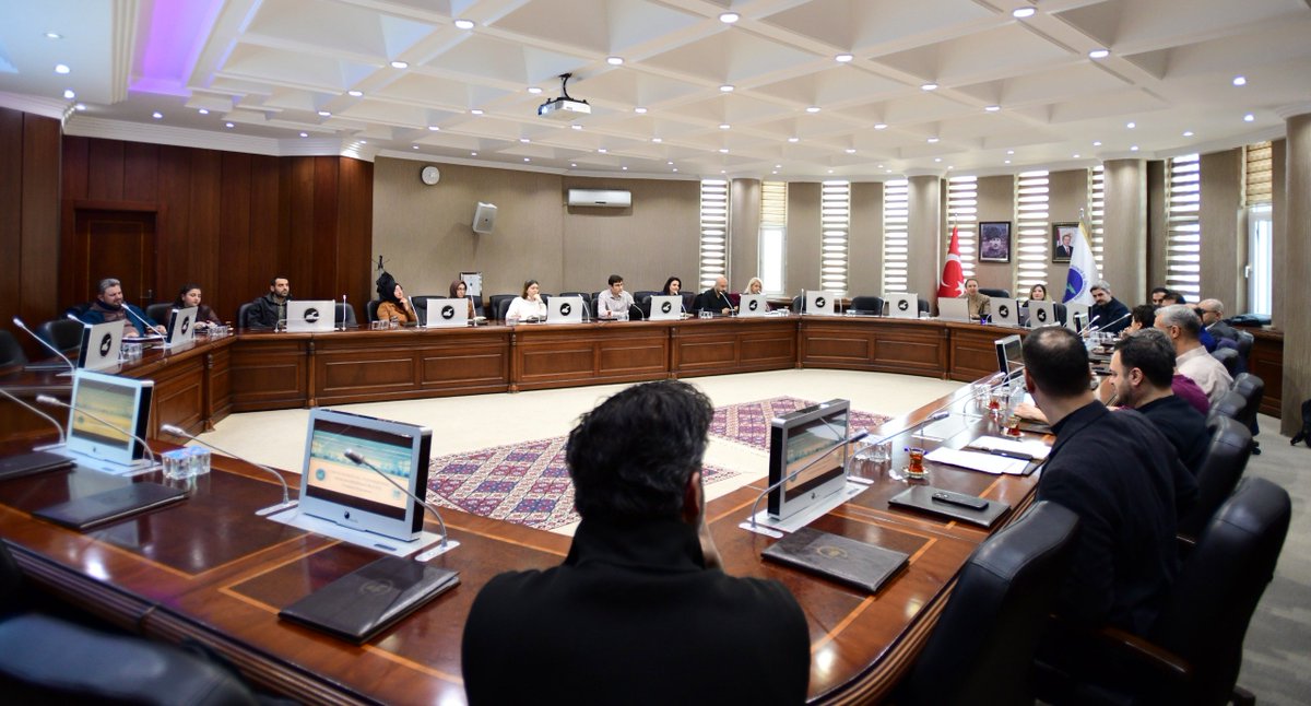 yyuarge's tweet photo. Van YYÜ Ar-Ge Komisyonu ve Koordinatörlüğü olarak "Geleceği Tasarlamak" vizyonuyla bir araya geldik.
Daha güçlü bir Ar-Ge ekosistemi için çalışmaya devam ediyoruz! 
#VanYYÜ #ArGe #İnovasyon #Akademi @HaberVANYYU @YuksekogretimK https://t.co/tgo04LJXnb