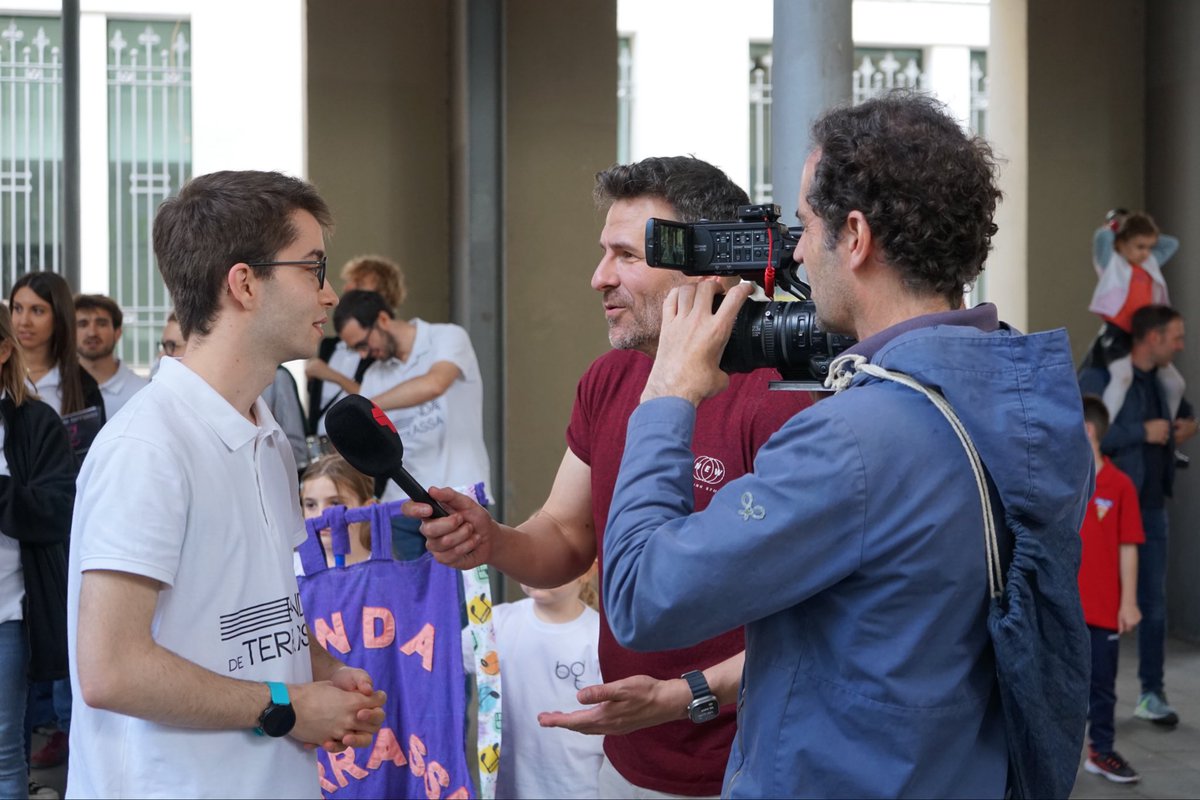 oriolboada's tweet photo. La barreja de nervis i il·lusió van fer encara més especial la tarda de dissabte.  

Em sento molt afortunat de formar part de tot aquest sarau i d'estar envoltat de gent amb tantíssim talent i vocació.

Visca la música i la cultura popular! https://t.co/WLrqvgqhVD
