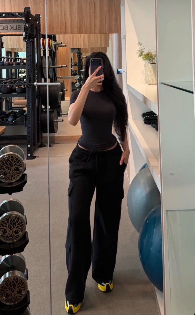 Sarah tweet media