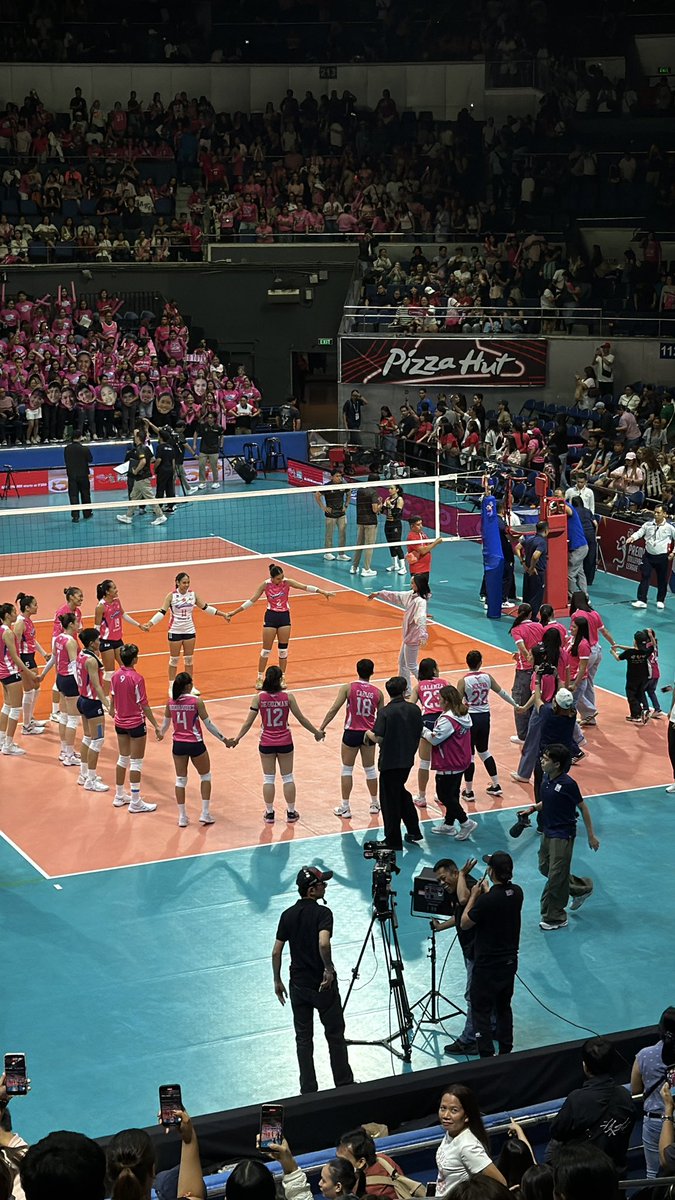 andreyahxn's tweet image. CONGRATS GIRLSS GAME 1 SECURED TALAGANG DUMIRETSO AKO SA ARANETA AFTER OJT HUEHEUE TYSM SA NAGBIGAY NG TIX GAME 2 PO ULE HEHEUEHEJE 🩷🩷🩷🩷

#Creamline #CCS #PVL2026