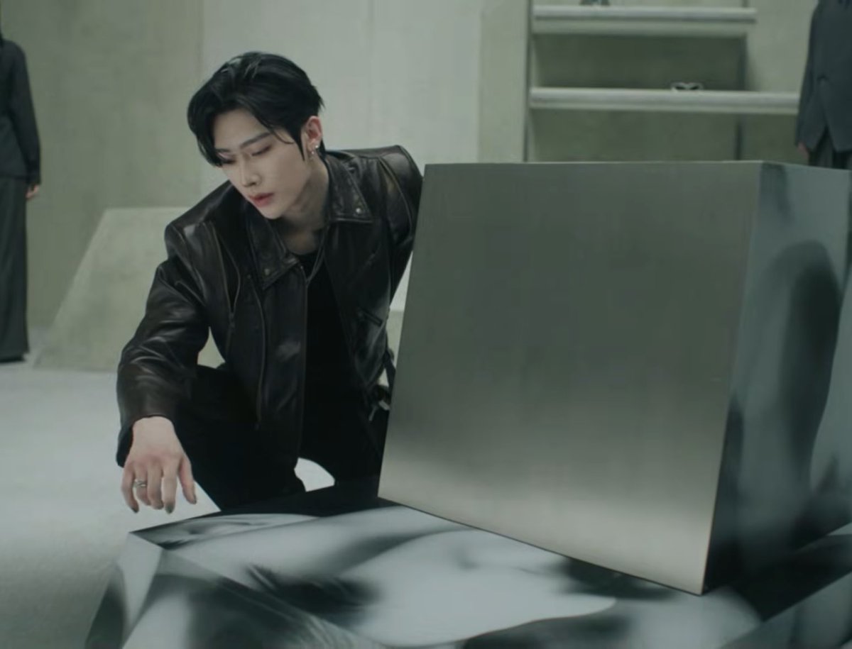 rae (slow) tweet media