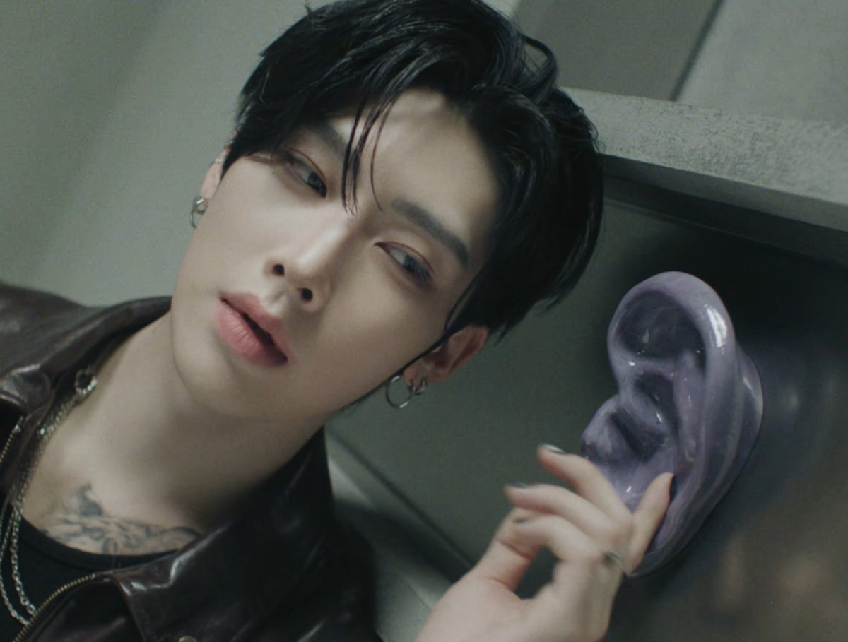 rae (slow) tweet media