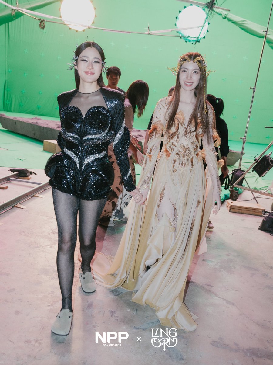 ormsbubu's tweet photo. always holding hands 🥺🥺🥺🥺🥺 https://t.co/DdqnvYqBod