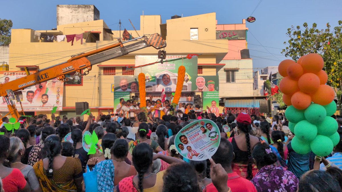 Campaigned for NDA Alliance AIADMK candidate Dr. V. Venkatesan from Pallavaram Constituency in Tamil Nadu and appealed to the people to vote in large numbers for the NDA.

#NDAforTN