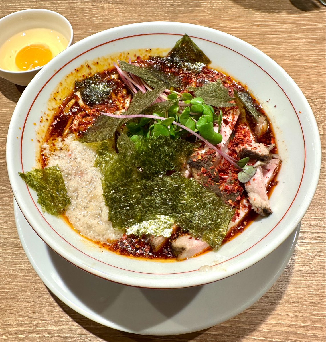 91杯目
アールプラス@池袋
【限定】APTX(麺カタ辛麺)+生卵

ポストし忘れ。半年前に出たぶりに食べてみたけど、ベースはそのままに遥かに旨くなってる。体感では北極より全然辛くなく北極とは別モノ。
完成された辛味+背脂+具材の絶妙さよ。