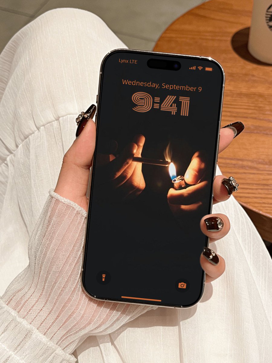 lynxchizzy's tweet image. Light in the darkness. 🔥🌑
#lightning #aesthetics