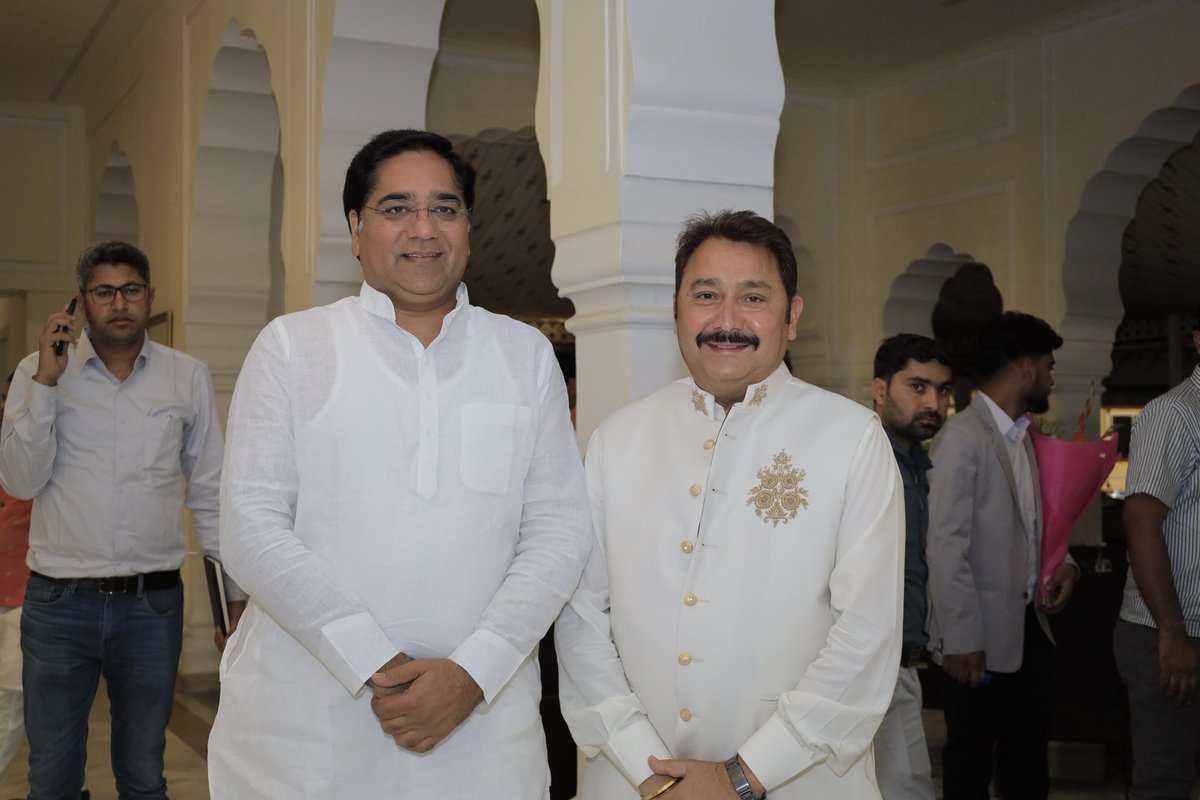 SureshRawatIN's tweet image. आज जयपुर के जय महल पैलेस में श्री जोगेंद्र शर्मा जी के सुपुत्र के वैवाहिक कार्यक्रम में सम्मिलित होकर हार्दिक बधाई और शुभकामनाएं प्रदान की।

#SSR #Jaipur