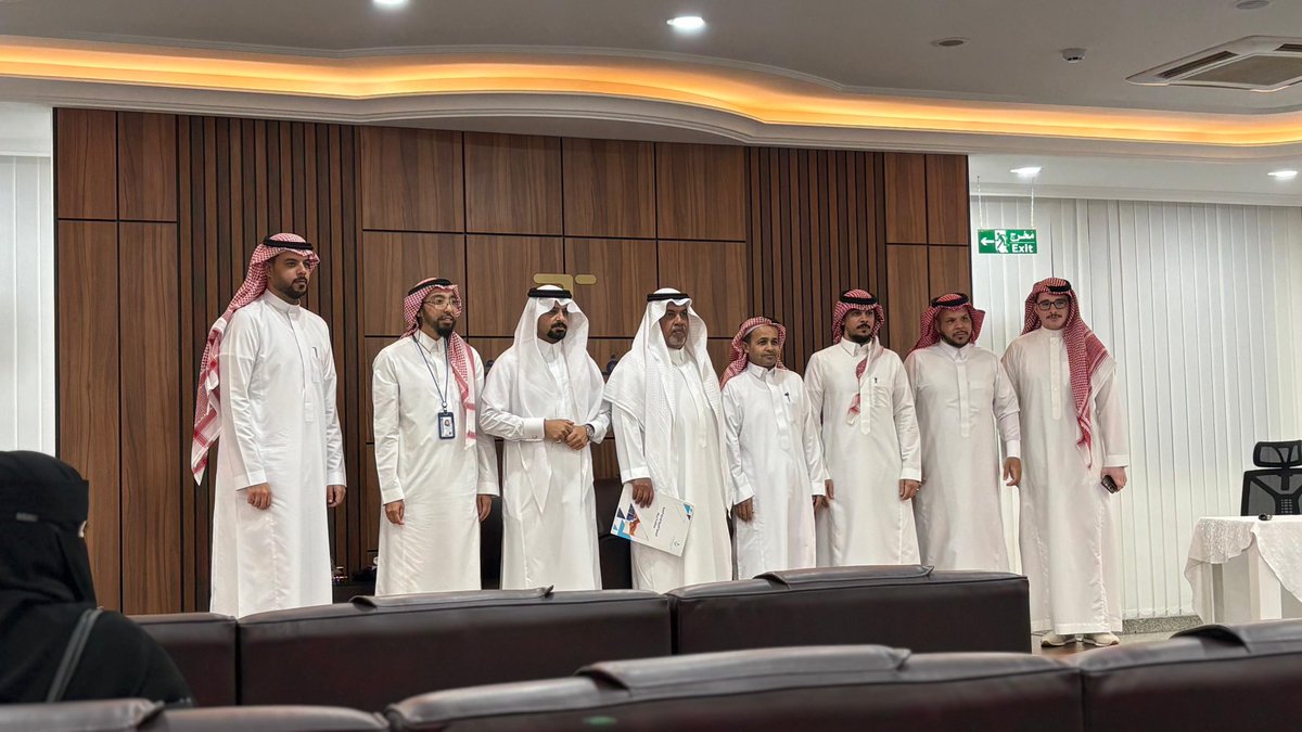 ward_tabuk's tweet photo. وفي خطوة لتعزيز الشراكات المجتمعية، تم توقيع اتفاقية تعاون مع  مستوصف ( BBH avionics )منطقة تبوك، بحضور نائب رئيس مجلس الإدارة أ. ماجد البوق.

#التعاون_الصحي  
#المسؤولية_المجتمعية https://t.co/sSRdFGYVTe