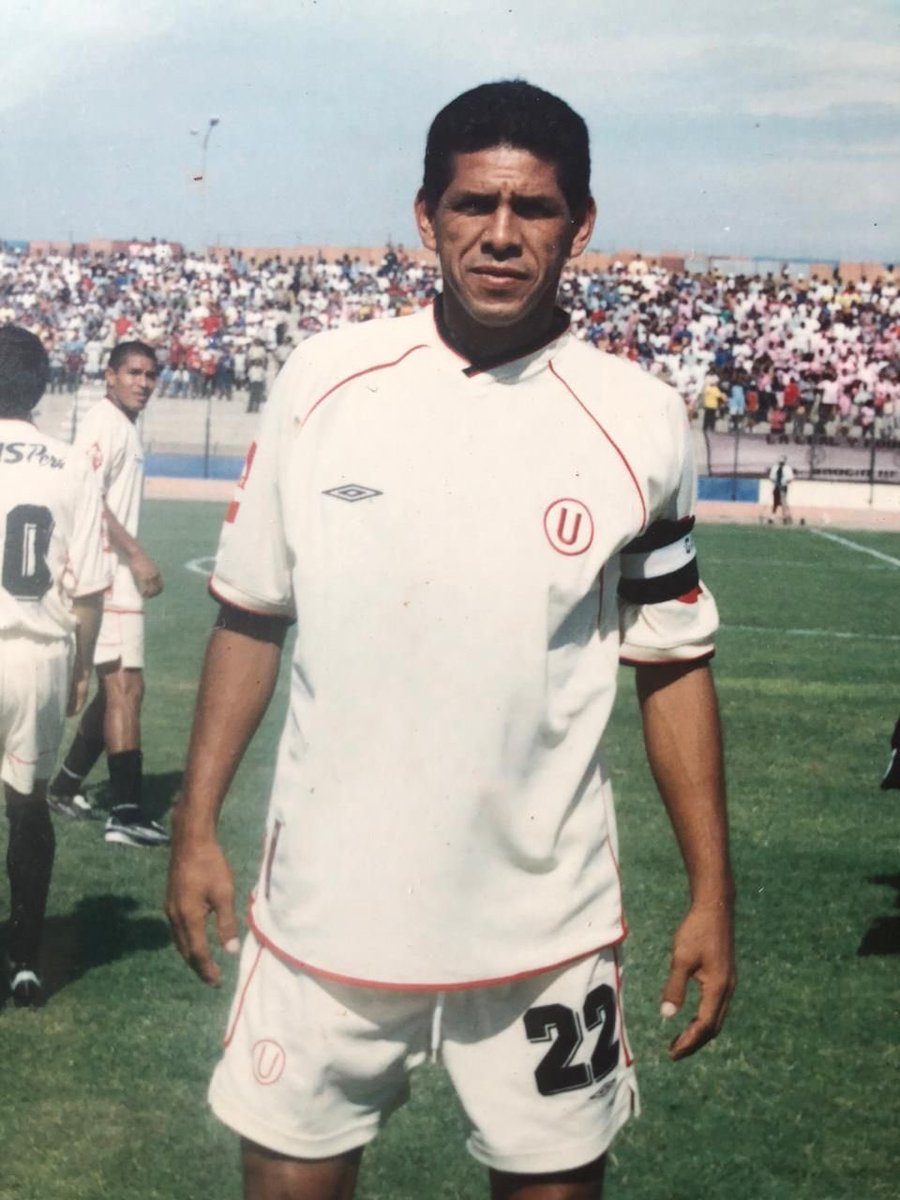 "Yo le di 8 títulos a la U… mi carrera siempre fue limpia… no necesito un número en la camiseta para que me quieran… me hice solo…"       
Jose Luis el Puma Carranza