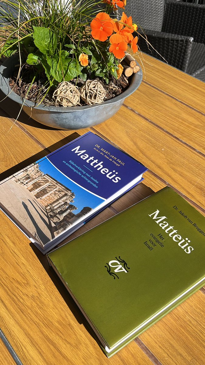 Nieuwe en oude dingen uit de voorraad tevoorschijn halen. 
Mattheüs 13 vers 52