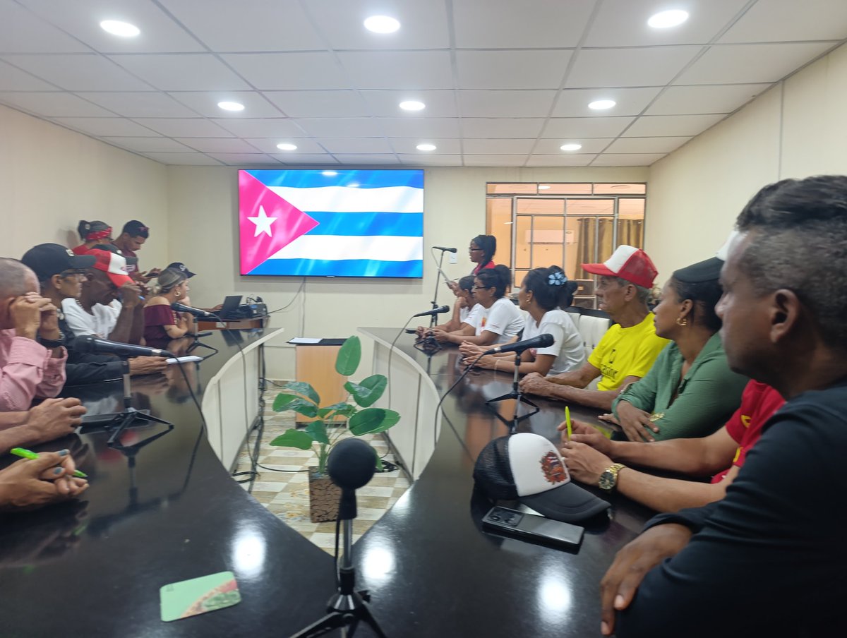 #MiFirmaPorLaPatria,Los Castores Patentisamos la Decisión de defender la Patria ante cualquier Amenaza,La Patria se Defiende porque Morir por la Patria es vivir,#CubaEstáFirme ,#CubaVencerá ,<a href="/CubaCubacons/">Grupo Empresarial Construcción y Montaje</a> ,<a href="/DiazCanelB/">Miguel Díaz-Canel Bermúdez</a> ,<a href="/DrRobertoMOjeda/">Dr. Roberto Morales Ojeda</a> ,<a href="/ecoi16/">ECOI.16 🇨🇺 "Creando nuevos cauces"</a> ,<a href="/HidysB/">Hidys Duménigo Baralt</a> ,<a href="/InesMChapman/">Inés María Chapman Waugh</a> .