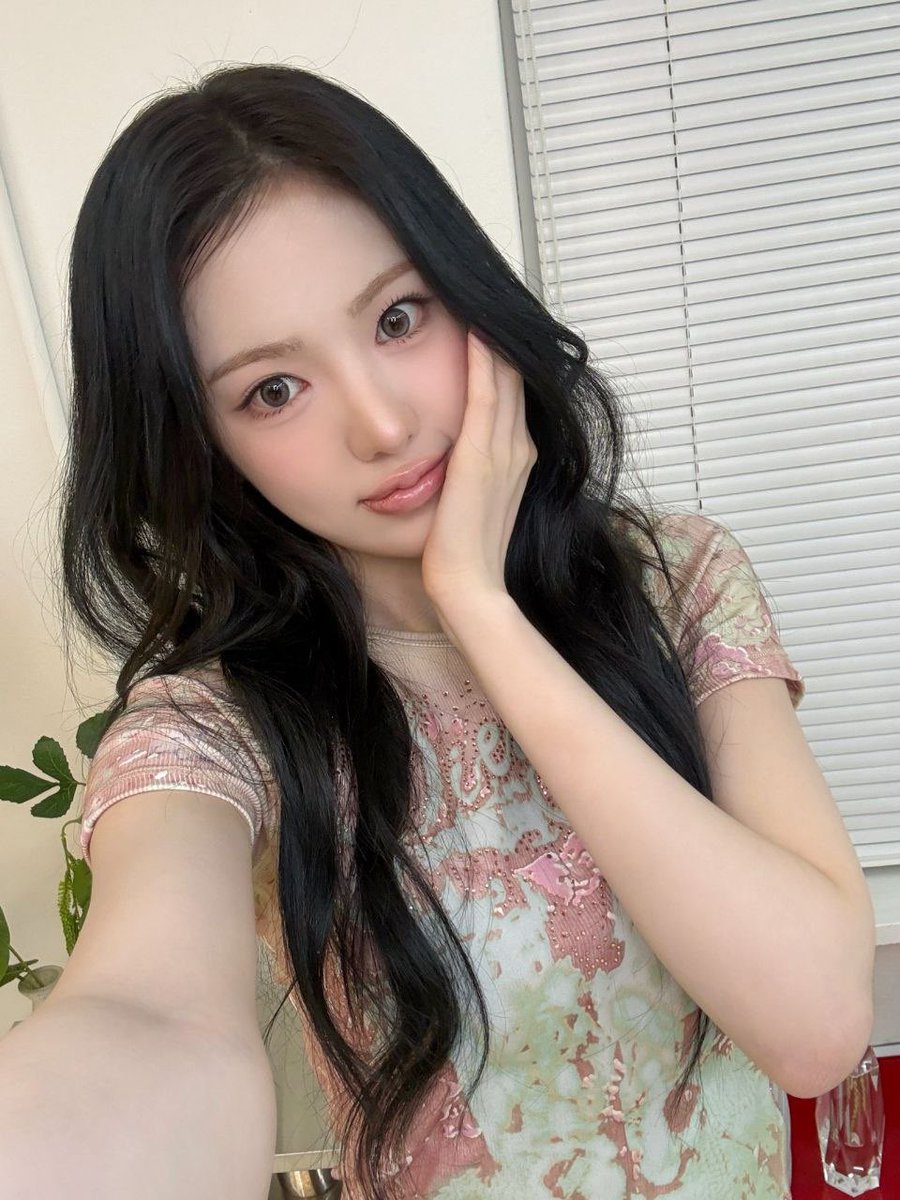 /..♥️ 토끼로 변장한 공주! tweet media