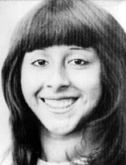 ANPIRomaPosti's tweet image. Dipendente di 21 anni dello zuccherificio di #BellaVista, in provincia di #BuenosAires,#MariaQuiroga fu sequestrata dal suo posto di lavoro il #26aprile 1977.Fu vista ancora in vita presso il #CCD "Ingenio Nueva Baviera" a #Tucuman.
A tutt'oggi risulta scomparsa.