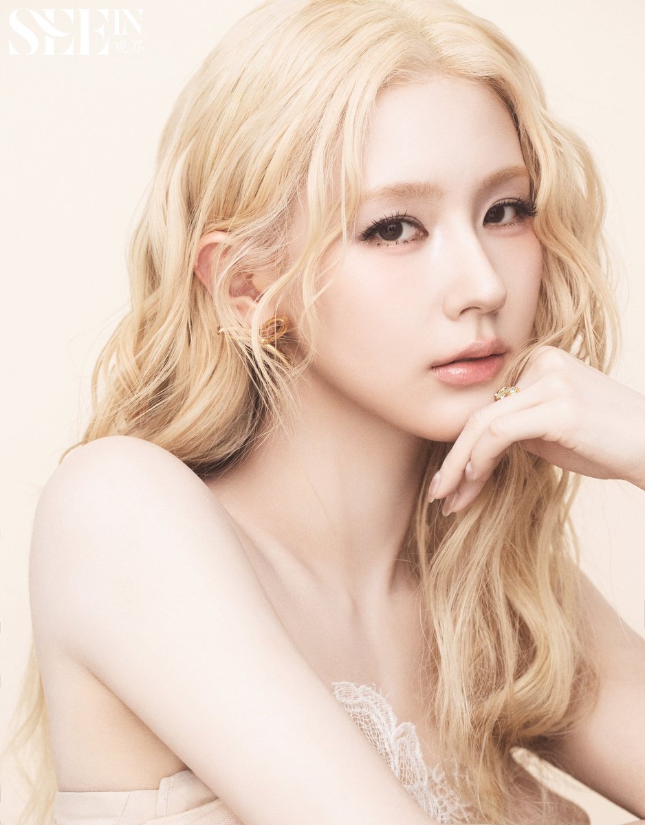 #MIYEON is set to attend Vivienne Westwood’s “Her and Her Jewellery Exhibition” in Macau on April 28 alongside creative director Andreas Kronthaler.

#미연 #曺薇娟 #ミヨン #아이들 #IDLE
